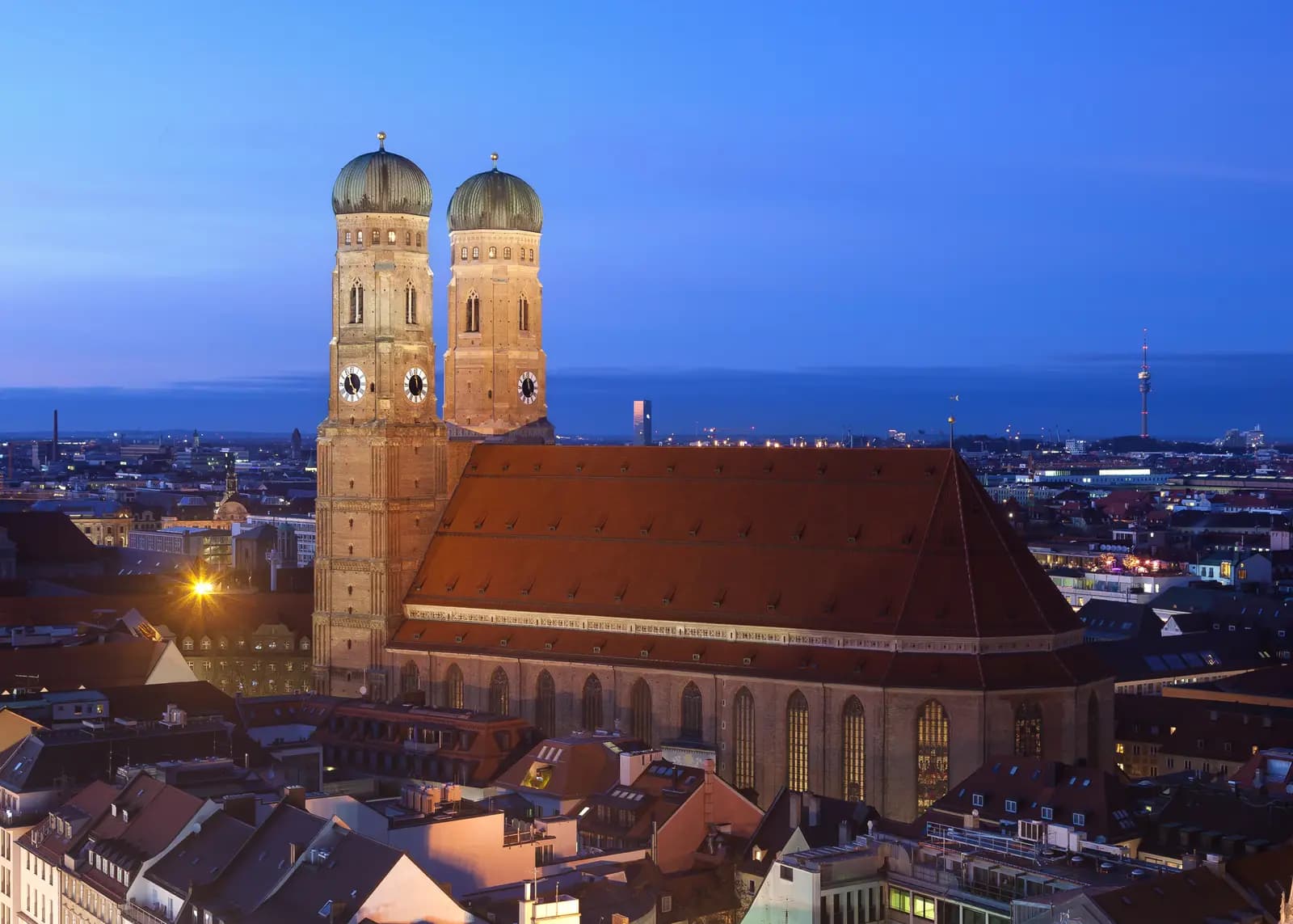 Frauenkirche and the Munich skyline at dusk